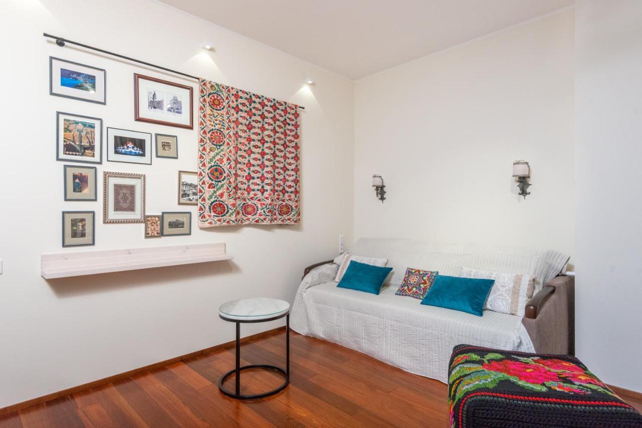 Your Home Away From Home Київ Екстер'єр фото
