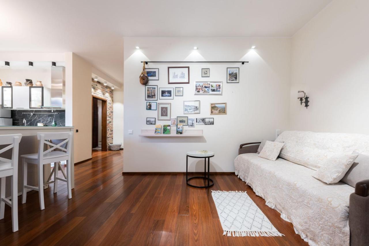 Your Home Away From Home Київ Екстер'єр фото