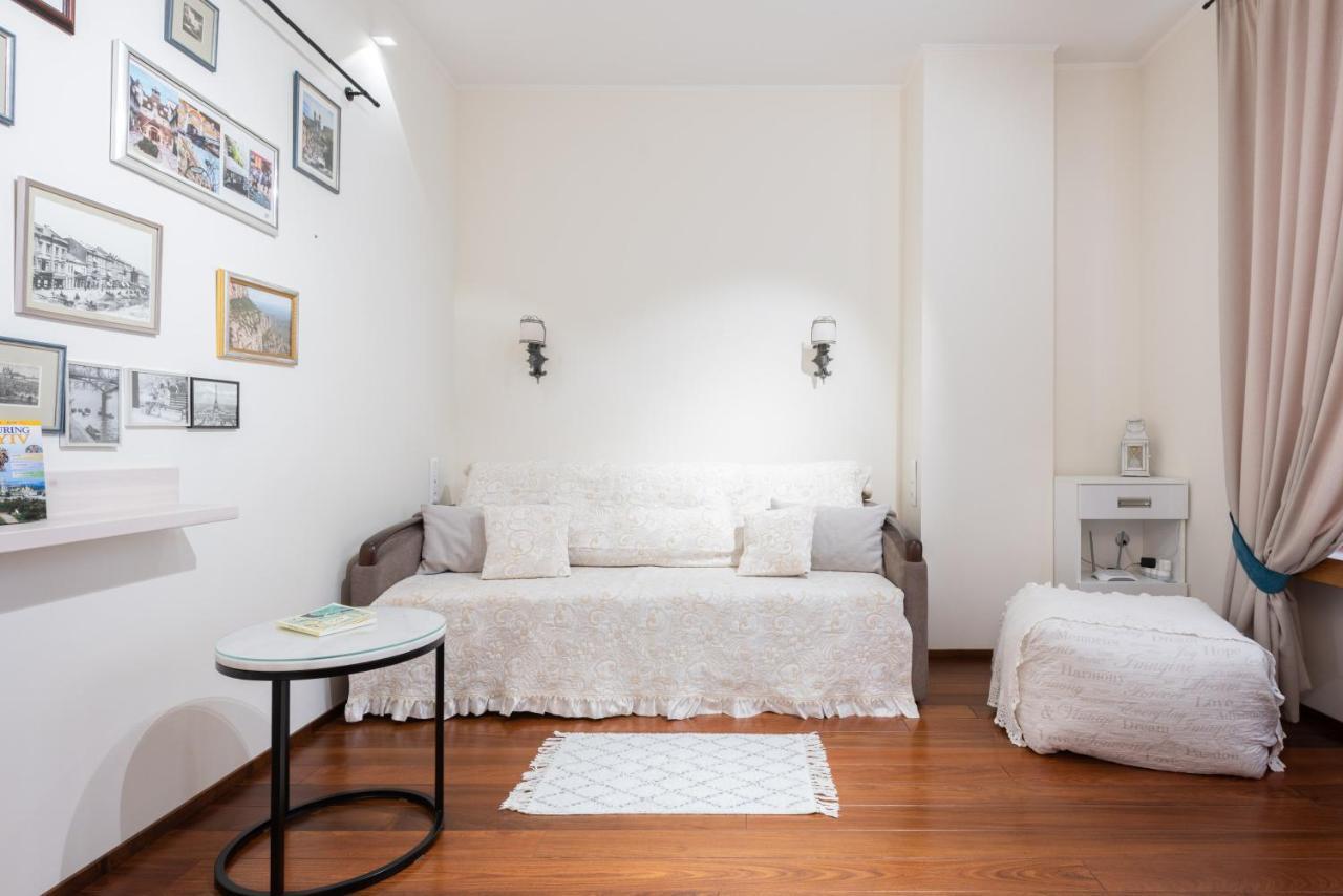Your Home Away From Home Київ Екстер'єр фото