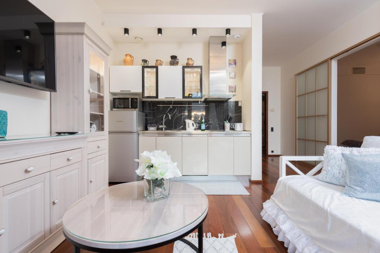Your Home Away From Home Київ Екстер'єр фото
